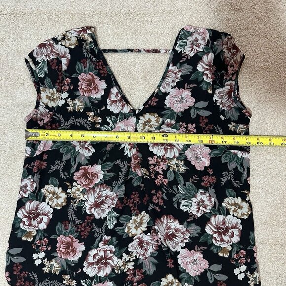 Halogen Top Women’s Medium Petite Black Floral Sleeveless Pink Flowers - Picture 7 of 13